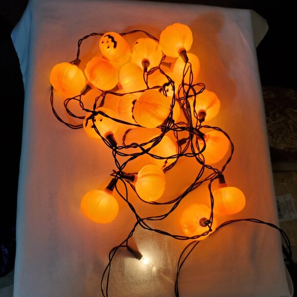 Vintage Halloween Pumpkin Jack O Lantern Blow Mold String Lights, Missing 1 - Picture 1 of 4
